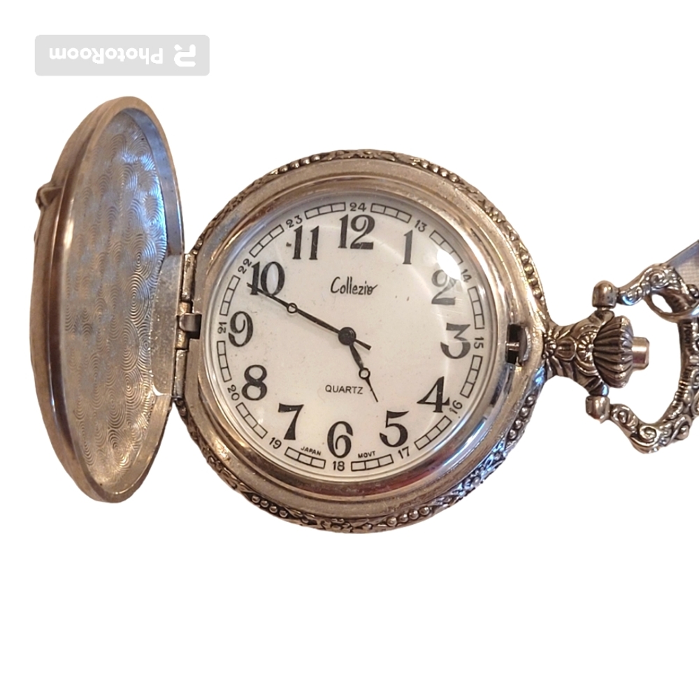 Pocket Watch, Collezio Brand Quartz Statue of Liberty Theme Silver Color EUC